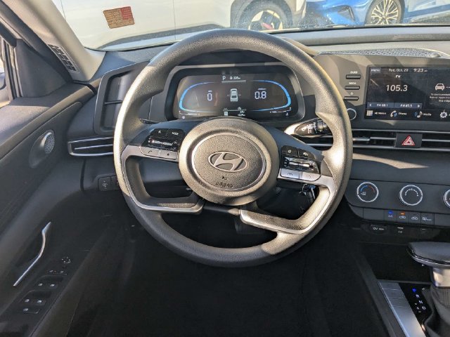 Used 2026 Hyundai Elantra SE FWD image 16