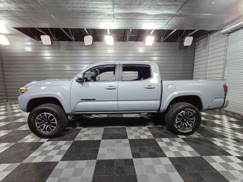 Used 2021 Toyota Tacoma TRD Sport w/ Technology Package AWD/4WD image 8