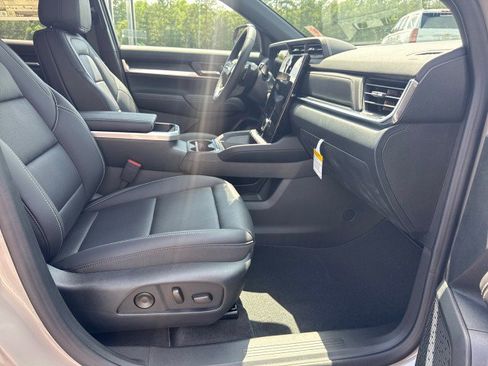 New 2026 GMC Terrain Elevation w/ Elevation Premium Package FWD image 9