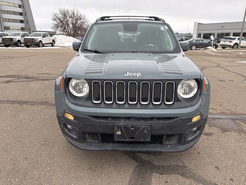 Used 2018 Jeep Renegade Latitude image 4
