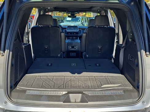 Used 2021 Chevrolet Tahoe Premier w/ Premium Package image 14