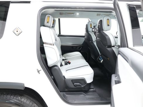 Used 2024 Rivian R1S Adventure AWD/4WD image 84