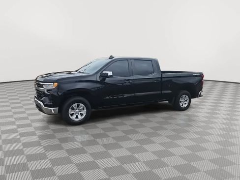 Used 2023 Chevrolet Silverado 1500 LT w/ Protection Package AWD/4WD image 4