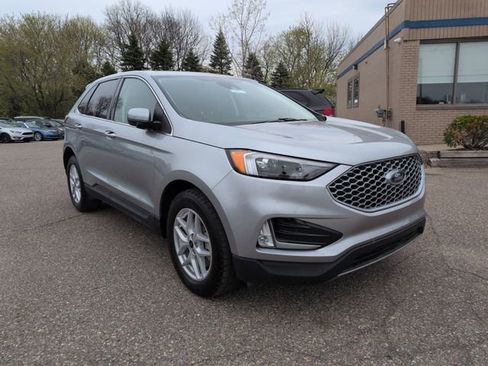 Certified 2023 Ford Edge SEL w/ Convenience Package AWD/4WD image 12
