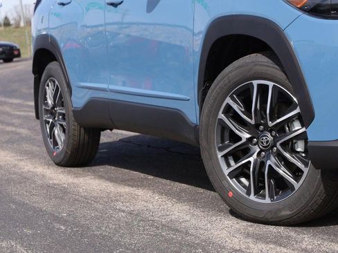 New 2026 Toyota Corolla Cross XLE image 3