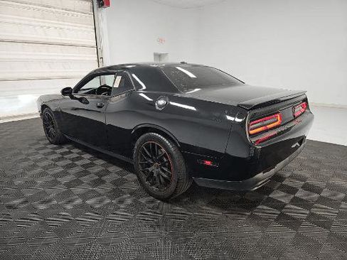 Used 2016 Dodge Challenger R/T image 4