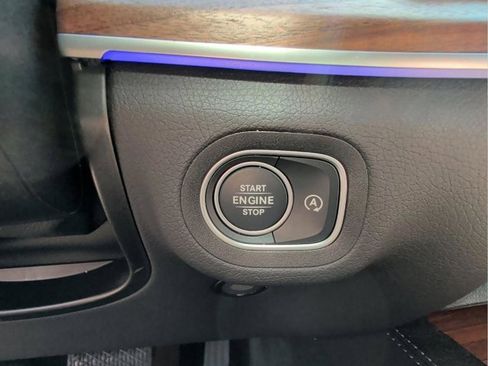 Used 2025 Mercedes-Benz GLS 450 4MATIC image 36