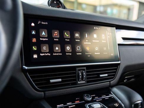 Certified 2023 Porsche Cayenne image 24