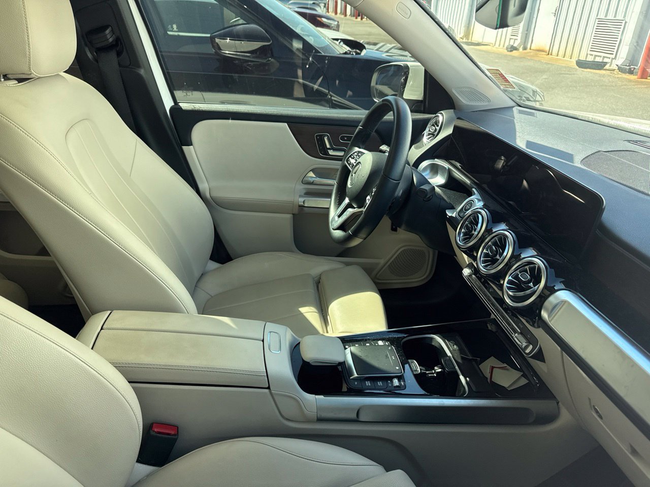 Used 2023 Mercedes-Benz GLB 250 image 6