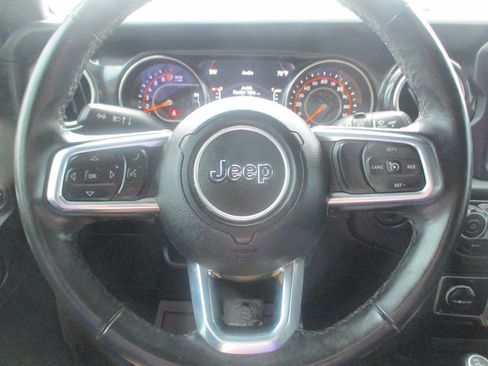 Used 2021 Jeep Wrangler Unlimited Sahara AWD/4WD image 10