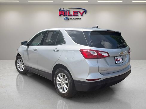 Used 2019 Chevrolet Equinox LS FWD image 3