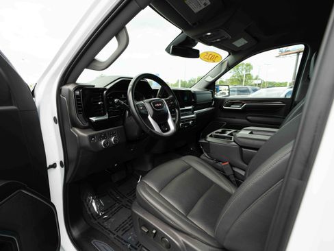 Used 2025 GMC Sierra 1500 SLT AWD/4WD image 8