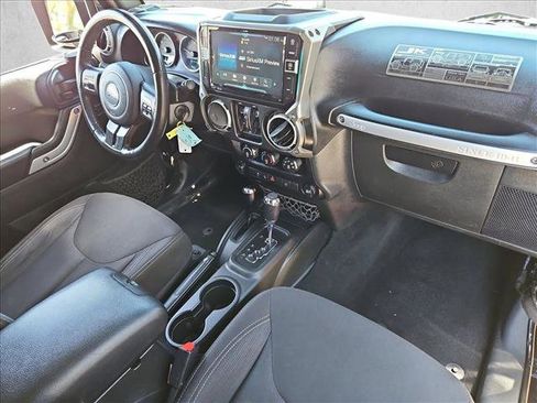 Used 2017 Jeep Wrangler Unlimited Sahara AWD/4WD image 25