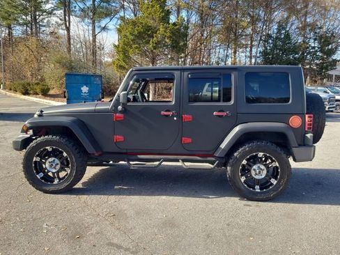Used 2010 Jeep Wrangler Unlimited Sahara w/ Mopar Chrome Edition Group image 27