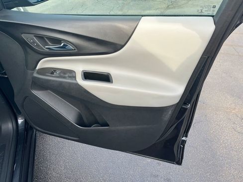 Used 2022 Chevrolet Equinox LS w/ LS Convenience Package image 27