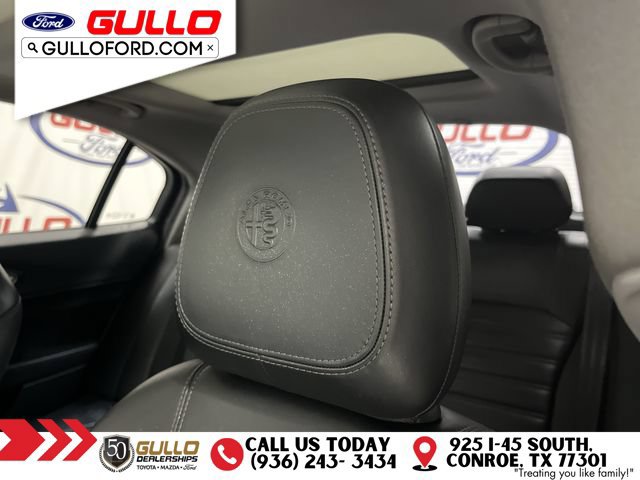 Used 2019 Alfa Romeo Giulia Ti w/ Quick Order Package 22X Lusso AWD/4WD image 17