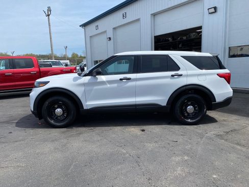 New 2024 Ford Explorer 4WD Police Interceptor image 3