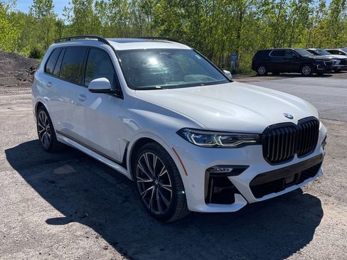 Used 2021 BMW X7 M50i w/ Dynamic Handling Package AWD/4WD image 1