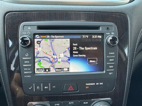Used 2017 Chevrolet Traverse LT AWD/4WD image 24