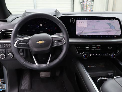 Used 2025 Chevrolet Tahoe Premier AWD/4WD image 19