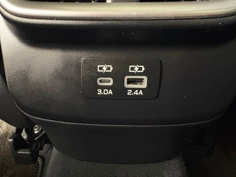 Used 2025 Subaru Outback Onyx Edition AWD/4WD image 37