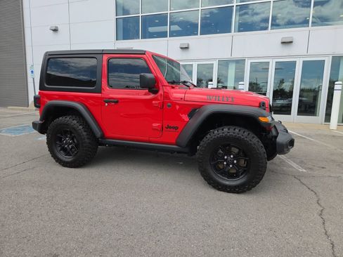 Used 2025 Jeep Wrangler Sport AWD/4WD image 3