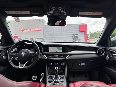 Used 2023 Alfa Romeo Stelvio Veloce AWD/4WD image 34