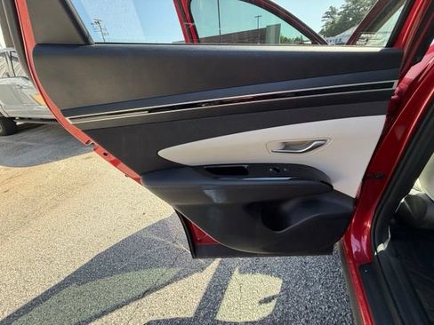 Used 2023 Hyundai Tucson Limited FWD image 16