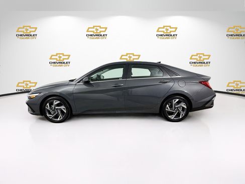 Used 2025 Hyundai Elantra Limited FWD image 5