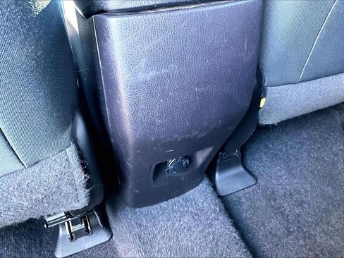 Used 2017 Toyota RAV4 LE w/ Carpet Mat Package AWD/4WD image 28