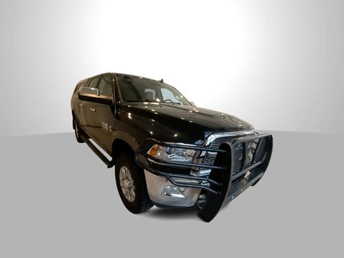 Used 2018 RAM 2500 Laramie w/ Convenience Group AWD/4WD image 2