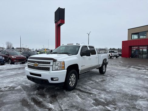 Used 2014 Chevrolet Silverado 2500 LT w/ Z71 Appearance Package AWD/4WD image 9