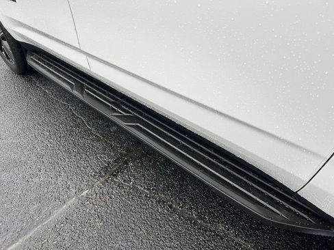 Used 2022 Chevrolet Suburban RST w/ Luxury Package image 28