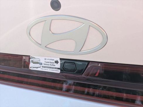 New 2026 Hyundai Elantra Limited image 28