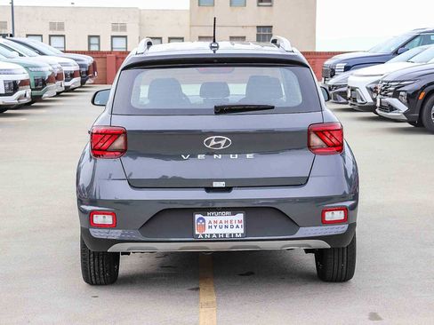 New 2026 Hyundai Venue SEL FWD image 8
