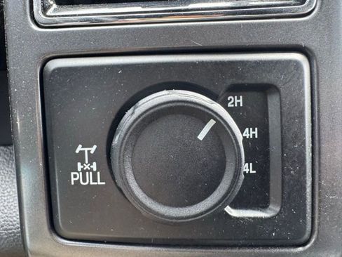 Used 2019 Ford F150 XLT w/ Equipment Group 302A Luxury AWD/4WD image 38