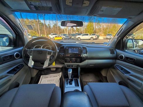 Used 2015 Toyota Tacoma 4x4 Double Cab w/ TRD Sport Package image 14