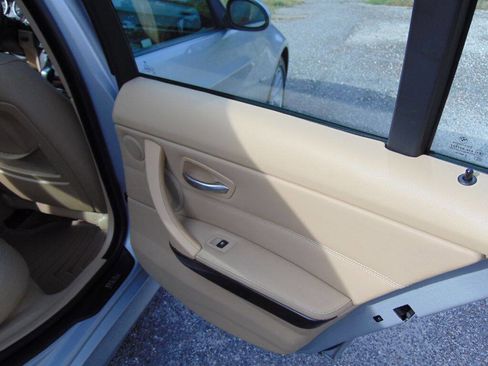 Used 2007 BMW 328xi Wagon image 20