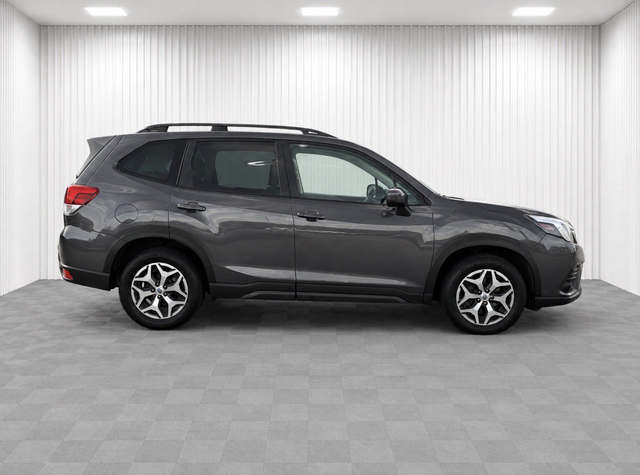 Used 2023 Subaru Forester Premium AWD/4WD image 2