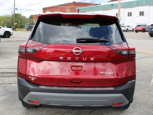 Certified 2023 Nissan Rogue SV w/ SV Premium B Package AWD/4WD image 4