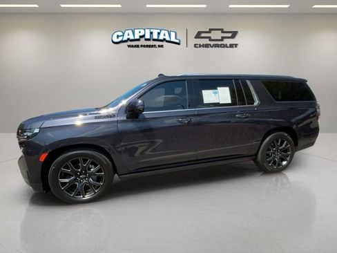 Used 2024 Chevrolet Suburban High Country image 2