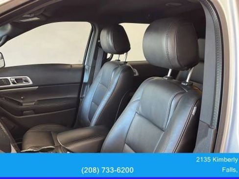 Used 2015 Ford Explorer XLT w/ Equipment Group 202B AWD/4WD image 14