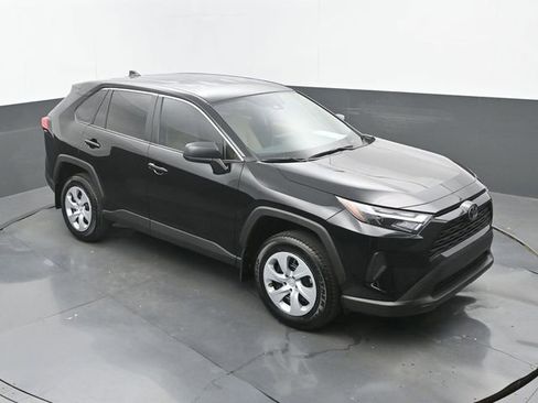 Used 2025 Toyota RAV4 LE AWD/4WD image 27