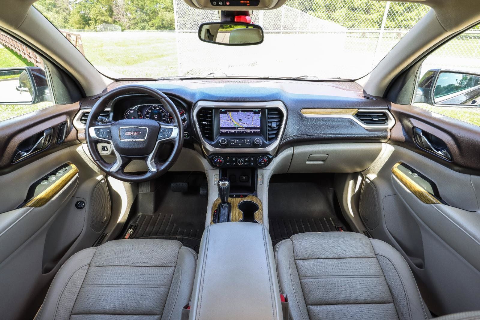 Used 2018 GMC Acadia Denali w/ Technology Package AWD/4WD image 2