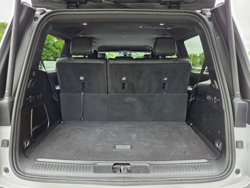 Used 2024 Jeep Wagoneer Series II w/ Flexible Seating Group RWD image 16