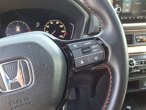 Used 2024 Honda Pilot TrailSport image 11