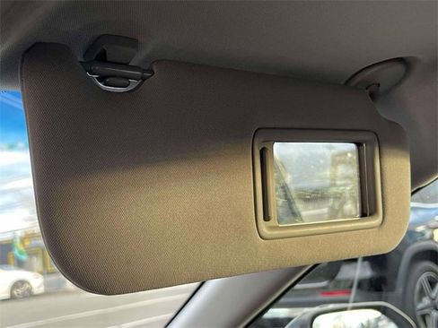 Used 2018 Toyota Camry LE image 29