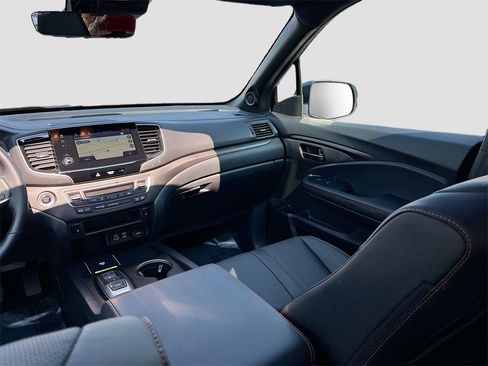 Used 2024 Honda Passport TrailSport image 24