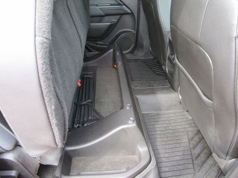 Used 2017 Chevrolet Colorado Z71 image 19