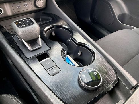 Used 2023 Nissan Rogue S image 31